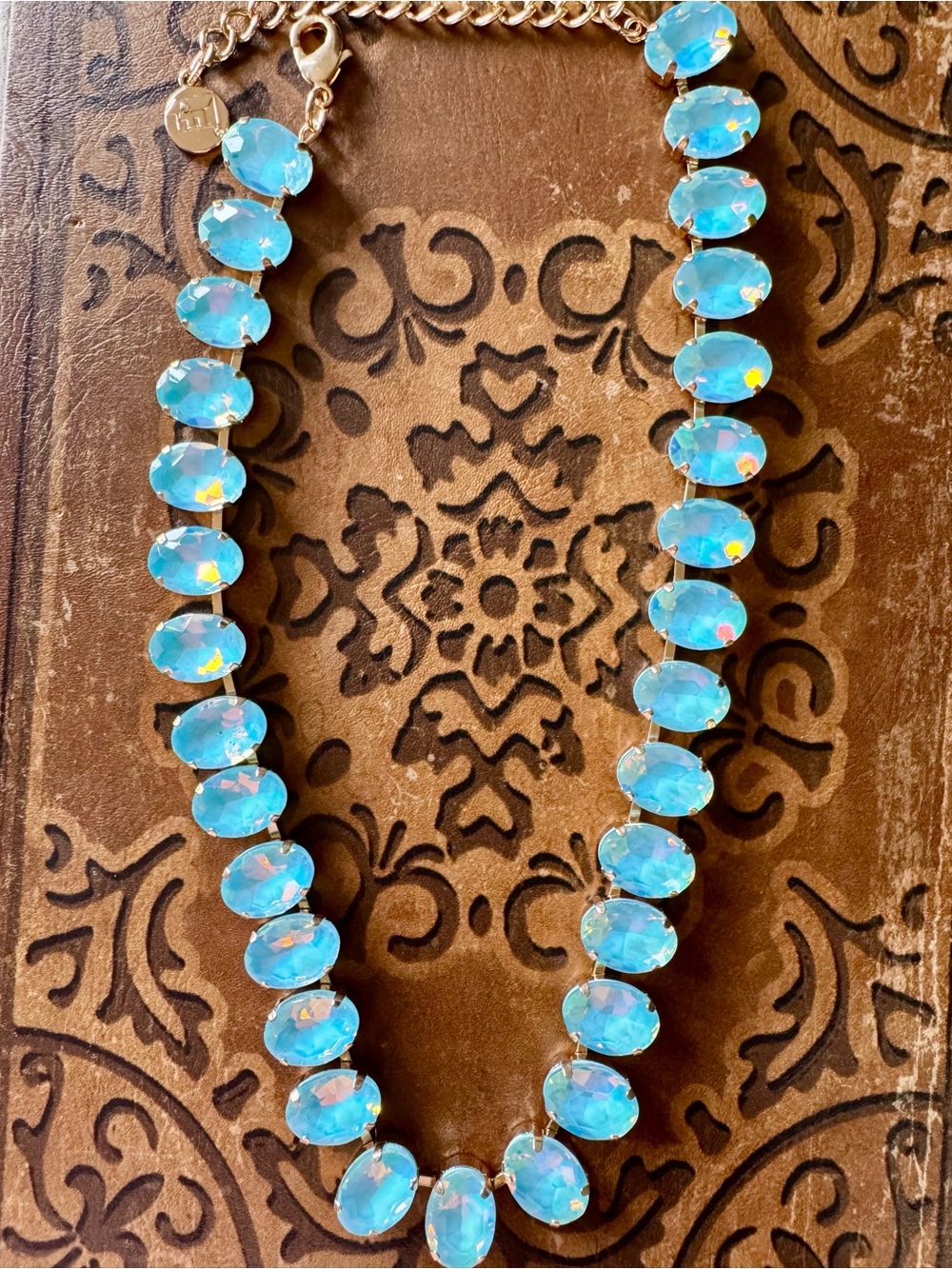 Faceted Aqua Oval Stone Necklace in Gold
